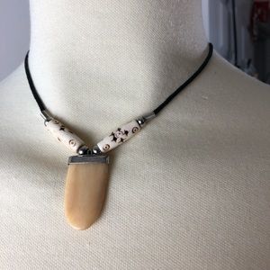 Teibal necklace cream silvertone bone bead 
19"